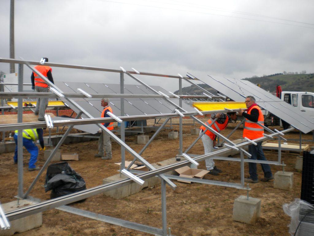 montaggio struttura Campo fotovoltaico ad Altomonte